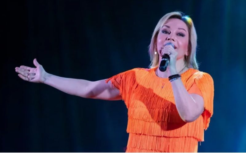 «Это настоящий кайф, а не ирония»: почему 90-е снова в тренде у зумеров и кто из звёзд собирает полные залы?