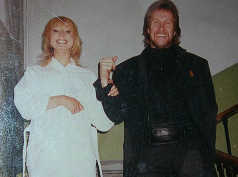 «Ей не хватало ума, чтобы быть рядом»: как первый муж Маши Распутиной «лепил» звезду и умер в нищете