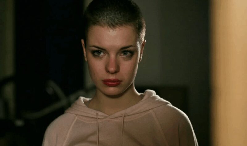 «Он был настоящим красавцем, но не обращал внимания»: что скрывает 36-летняя Анна Старшенбаум, дважды предавшая знаменитого актера