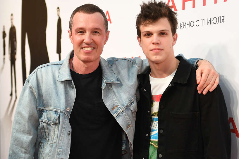 «Все по блату!»: как живут наследники звёзд, которым достался не только трамплин, но и «тяжёлая гиря»