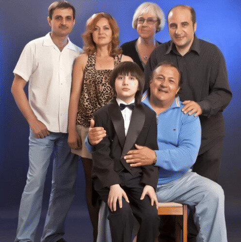 «Его голос, как у ангела» : куда пропал Робертино Лоретти, кумир миллионов, и как он выглядит в 77 лет