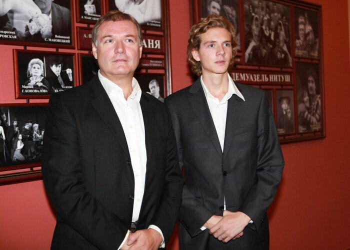 Василий Симонов - сын Владимира Симонова.