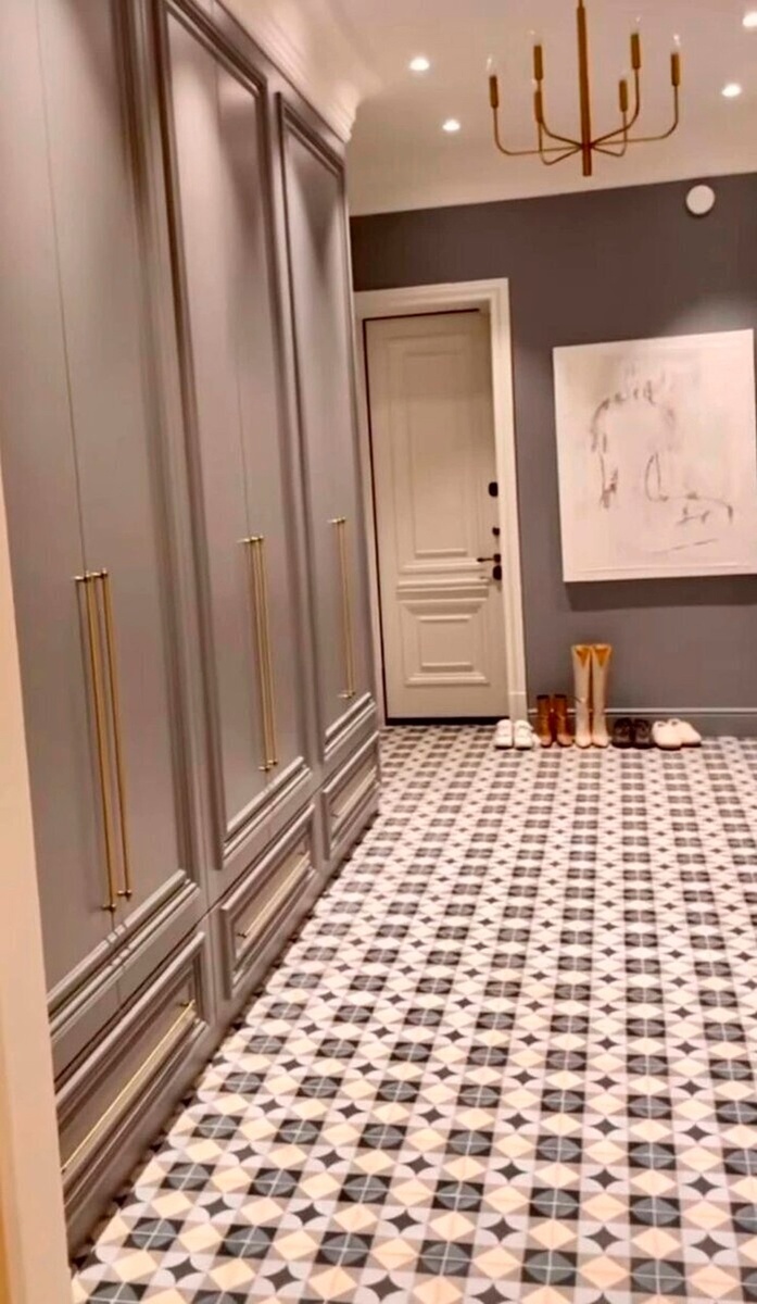 «Мне было тяжело»: Полина Гагарина вернулась к бывшему и живёт в роскошном особняке за полмиллиарда