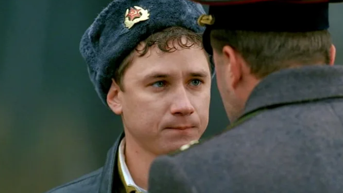 «Он изменил ей с молоденькой»: Почему знаменитая актриса бросила Александра Яценко ради коллеги, а его брак с гримершей рухнул?