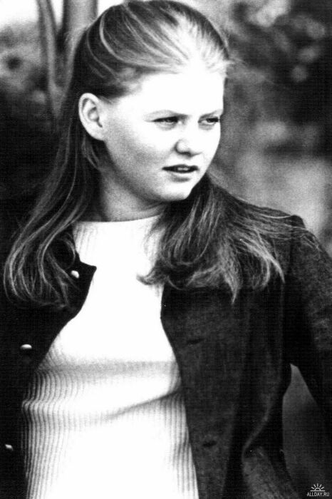 «Нельзя не терпеть и не жалеть»: какие 4 правила помогли Ирине Муравьёвой из «Москва слезам не верит» прожить с мужем 40 лет