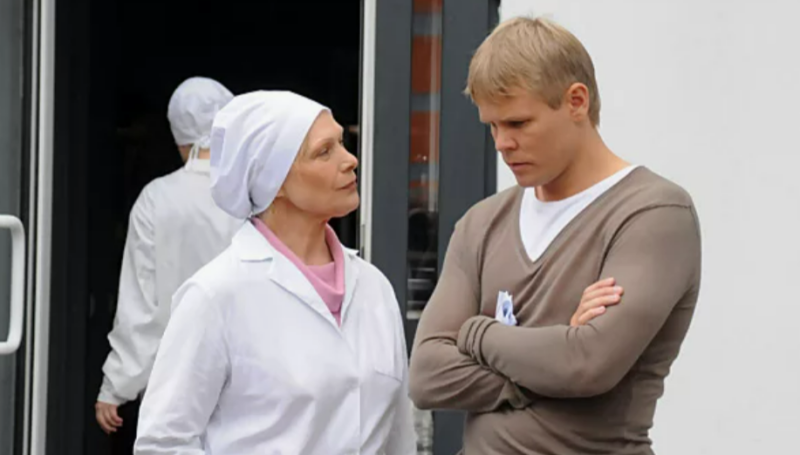 Илья Соколовский в картине "Семейный детектив"