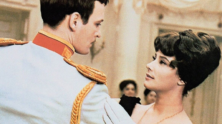 Трагедия советской Мэрилин: почему звезда умерла в одиночестве?