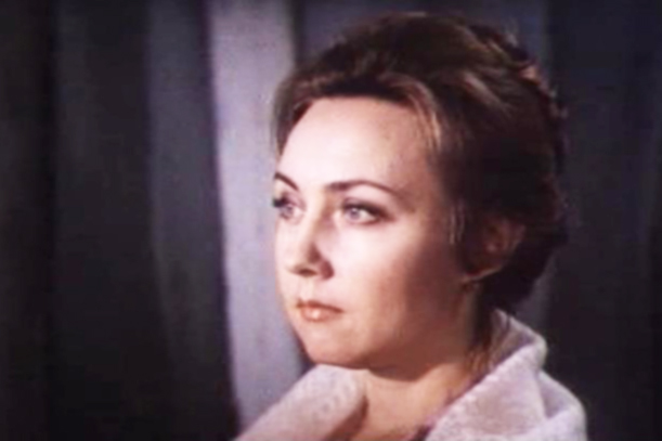 Валентина планировала стать педагогом, но в последний момент передумала и сделала шаг к актерству