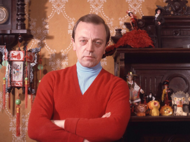 «Он кричал на весь вагон»: 58-летний Анатолий Ромашин не хотел позднего ребенка, но его сын объединил всех женщин актера