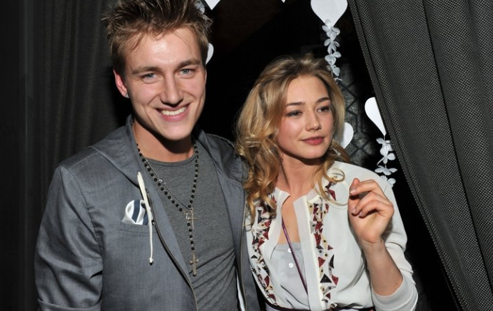 «Он многое дал мне»: в 21 год Оксана Акиньшина бросила школу ради Шнурова, а затем стала матерью троих детей