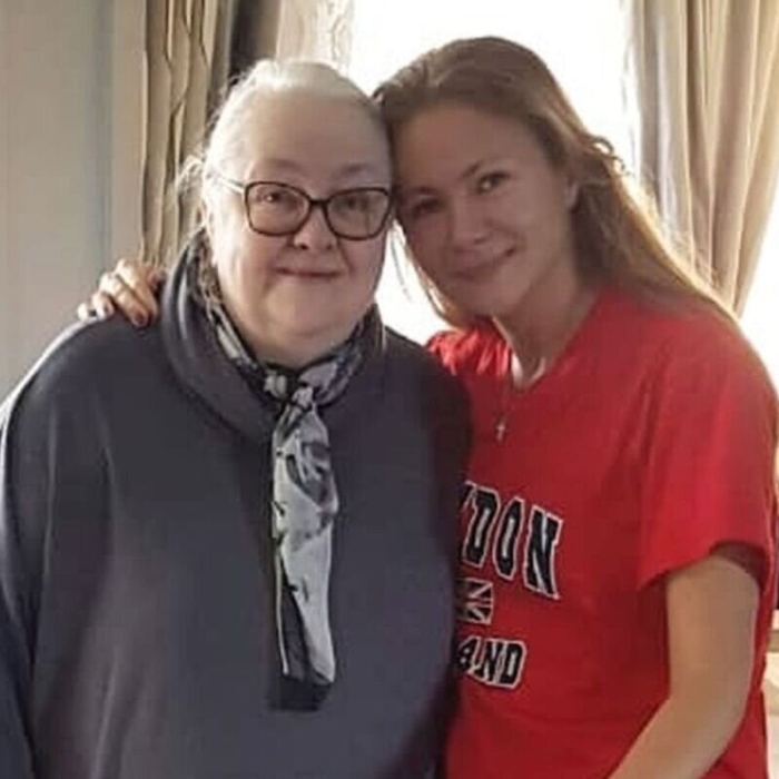 Выгнали из «Ленкома» и роды в 45: Мария Миронова скрывает молодого мужа