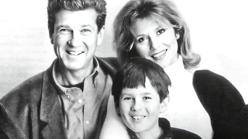 «Он не тот романтический красавец»: почему 20-летний брак 75-летнего Игоря Костолевского распался?