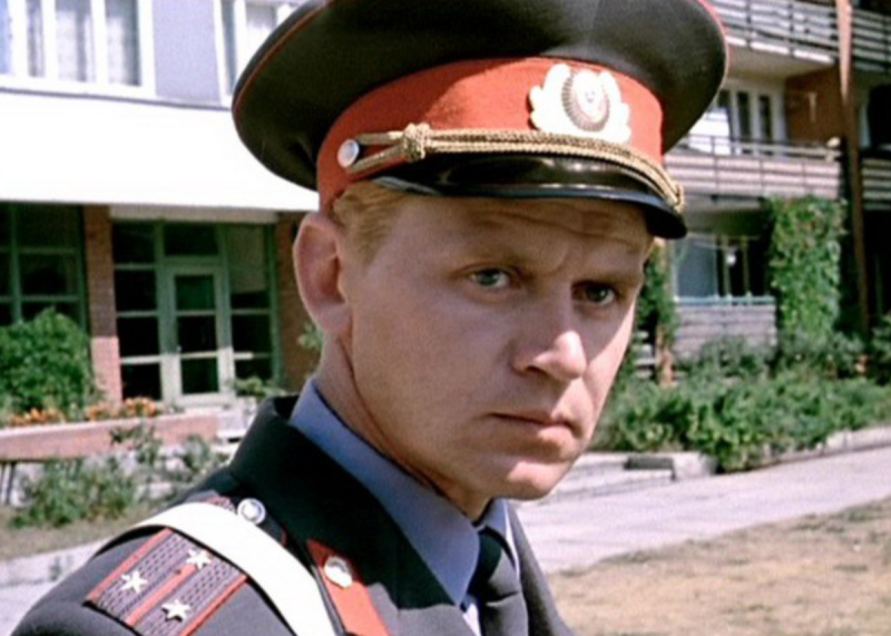 «Он врезал ему в печень!»: за что Сергей Никоненко ударил режиссёра и как его мать воспитала героя