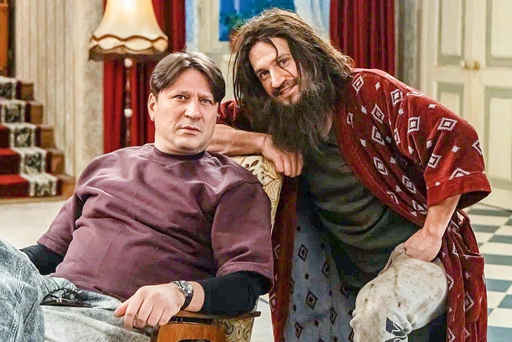 Обросший герой просит Гену называть его не Толиком, а Толяном