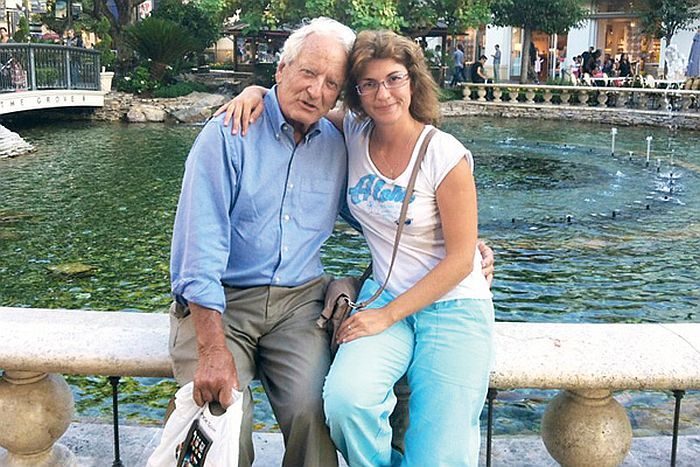 «Он не мог жить без неё»: 80-летний актёр «Санта-Барбары» Николас Костер женился на русской поклоннице, которая младше на 42 года