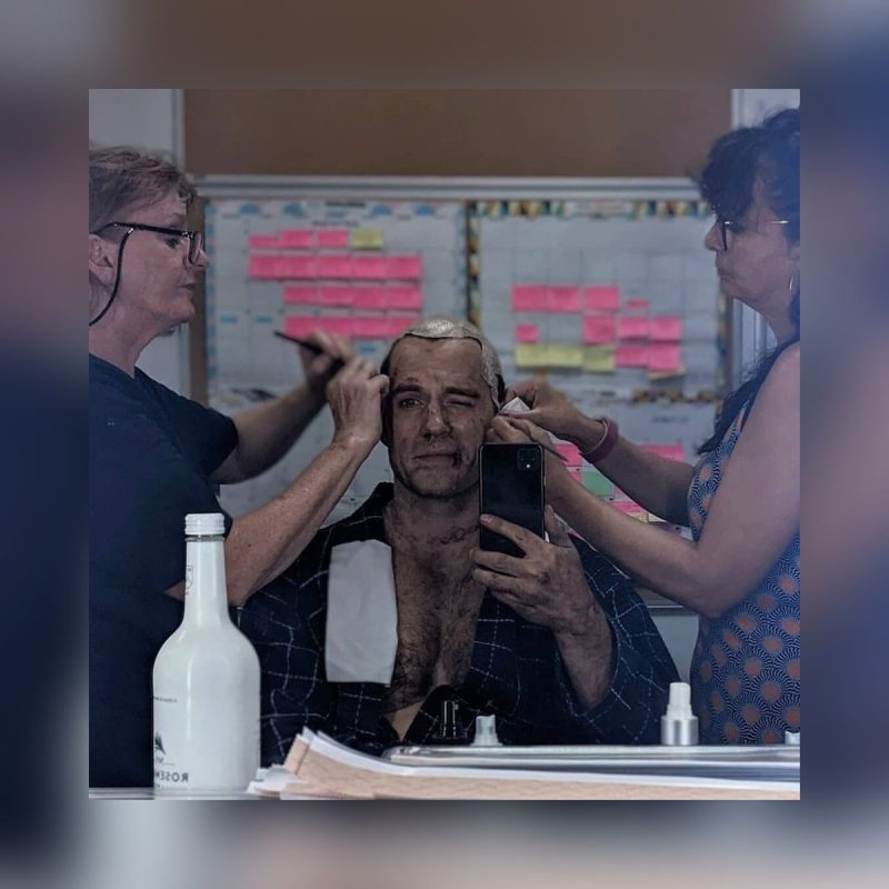 «Он обнимал дракона!»: чем на самом деле занимаются Джокер и Гарри Поттер за кадром?