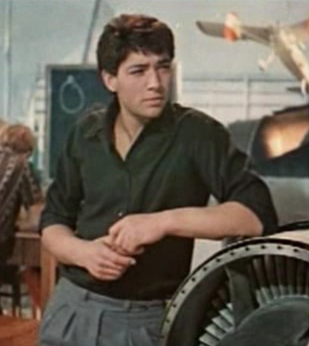 «Я не назвал маму мамой»: почему актер Юрий Цурило поседел за один день и облысел, а его знаменитый брат стал звездой «Неуловимых»