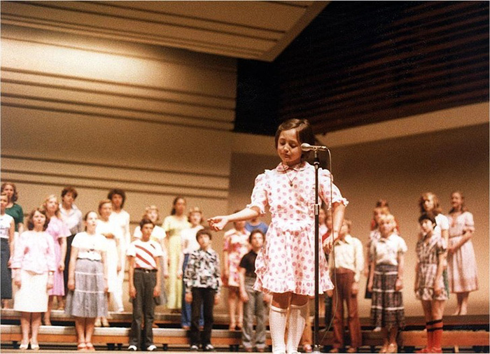 «Я просто пела про Дружка»: Елена Могучева стала голосом эпохи, но умерла в 29 лет и оказалась почти забытой