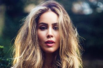 «Меньше сна, больше любви»: 45-летняя звезда «Игры престолов» Роксана Макки впервые стала мамой двойняшек