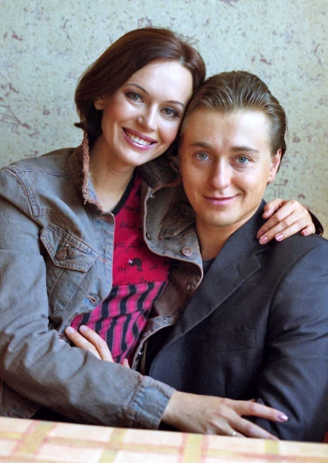 «Крышу просто снесло»: как роковая встреча изменила жизнь Сергея Безрукова, и кто подарил ему троих детей вместо жены