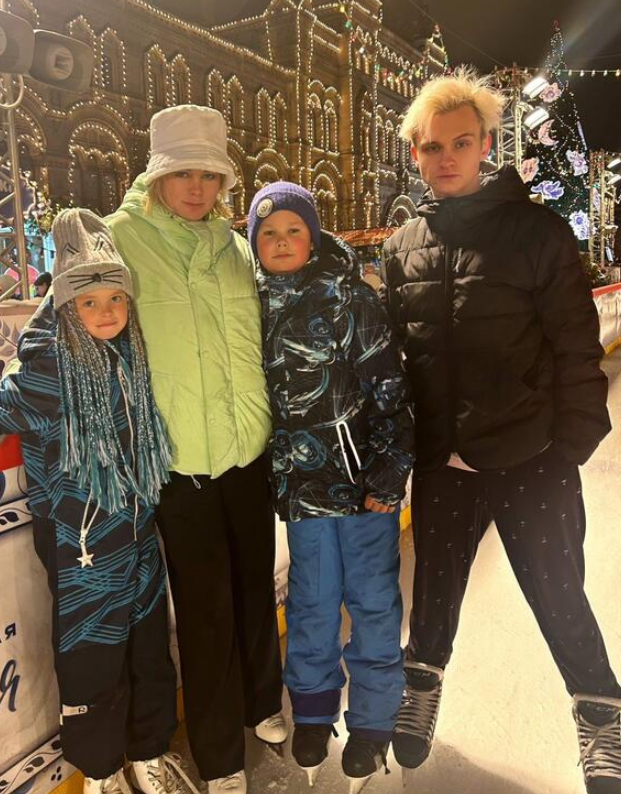 «Ты сама справишься?»: как муж бросил 41-летнюю Евгению Осипову с сыном-диабетиком и молодой любовницей, а она назвала это бумерангом