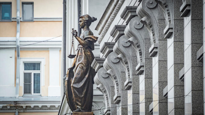 «У меня нет долгов!»: Анжелика Агурбаш задолжала почти 7,5 миллиона рублей, а Жанна Эппле прячется от подруги с долгом в $150 000