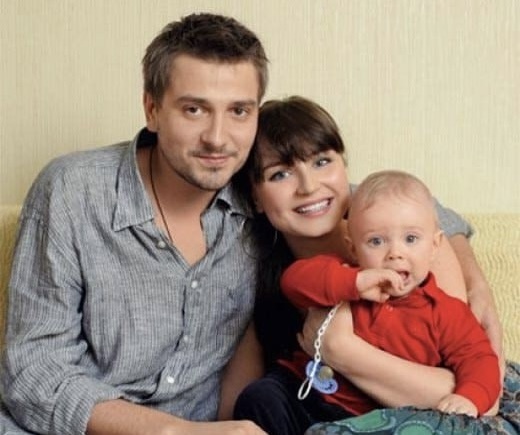 «Гонорар за 4 песни — 23 млн»: почему два брака Полины Гагариной распались, и кто теперь живёт в её особняке за 500 млн?