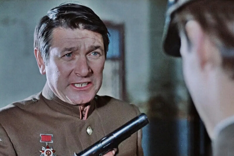 «Он не мог бросить маленькую дочь»: в сети обсуждают загадочную смерть 80-летнего Александра Белявского