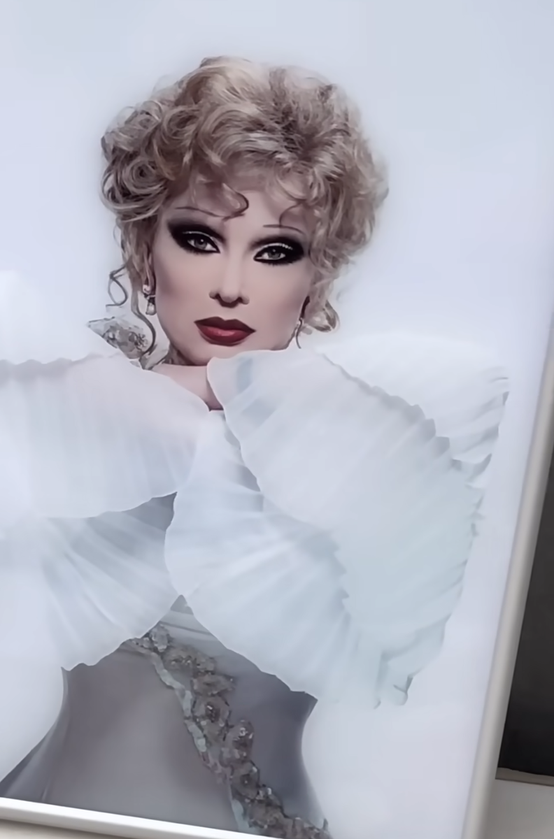 «Ей было все равно на своего ребенка» : что не так с личной жизнью 75-летней Людмилы Гурченко и почему ее похоронили не там, где она хотела