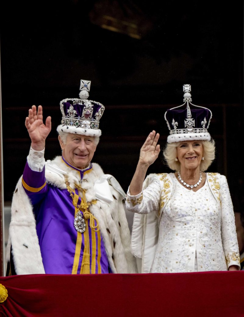 Он правит всего 3 года, но уже лишил брата титулов: что известно о дерзких решениях короля Карла III