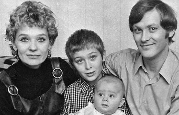 От роковой соблазнительницы до психбольницы: трагедии Светланы Светличной