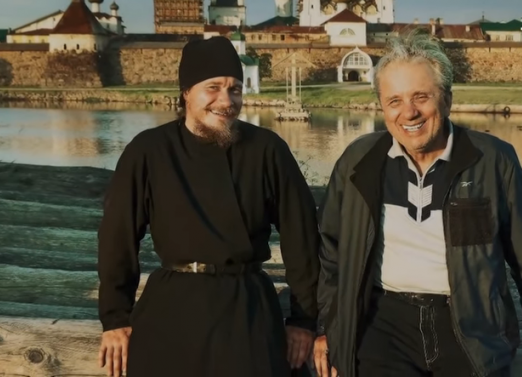 «Роди ребёнка – и тогда иди»: как звезда советского кино пережил уход сына в монастырь, не дождавшись внуков