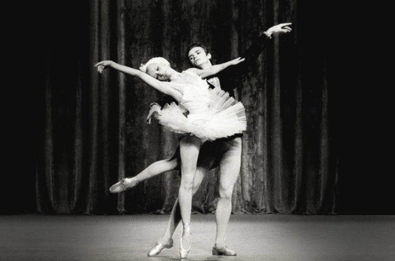 «Кто бы мог подумать, что наша Наташка останется»: как балерина Макарова бросила СССР, мать и театр, а потом сама устроила Барышникова в Америке