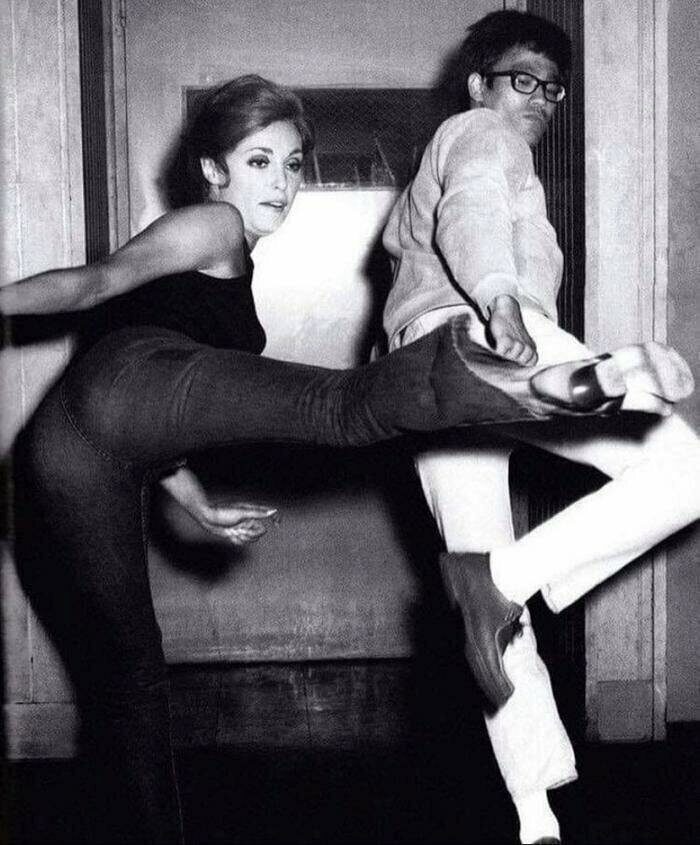 «Тайсон в розовых наручниках — это сюрреализм»: редкие кадры звезд, которые вас поразят