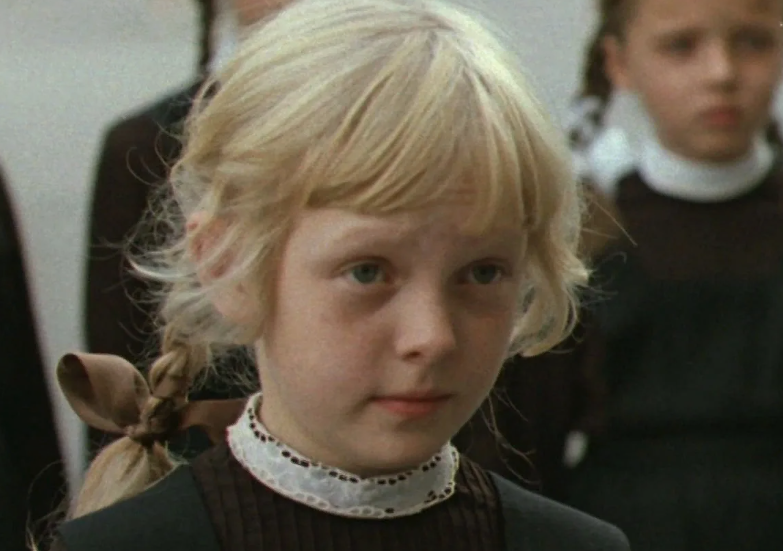 «Алиса Селезнева» из будущего: почему эти звезды бросили кино, когда были на пике славы?