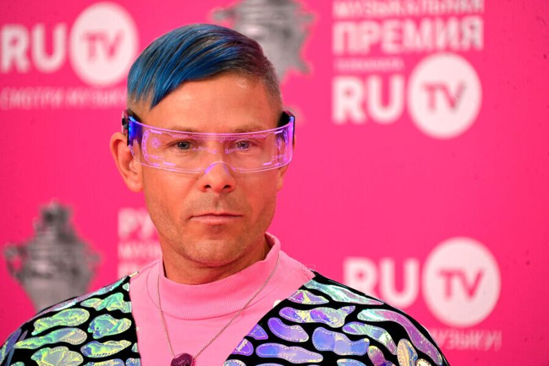 «Видел чертей» и готовится к операции: что скрывает 51-летний Митя Фомин, и кто разбил сердце звезде?