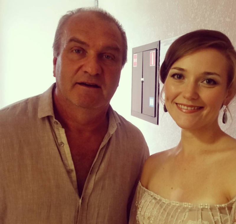 «Я согласился на всё»: почему Александр Балуев пережил тяжелый развод и как сейчас выглядит его единственная дочь