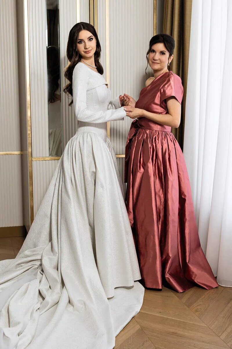 «Бабушка Сара» и 100 000 $ калыма: как Жасмин пережила тиранию, а сын женился вопреки ее запрету