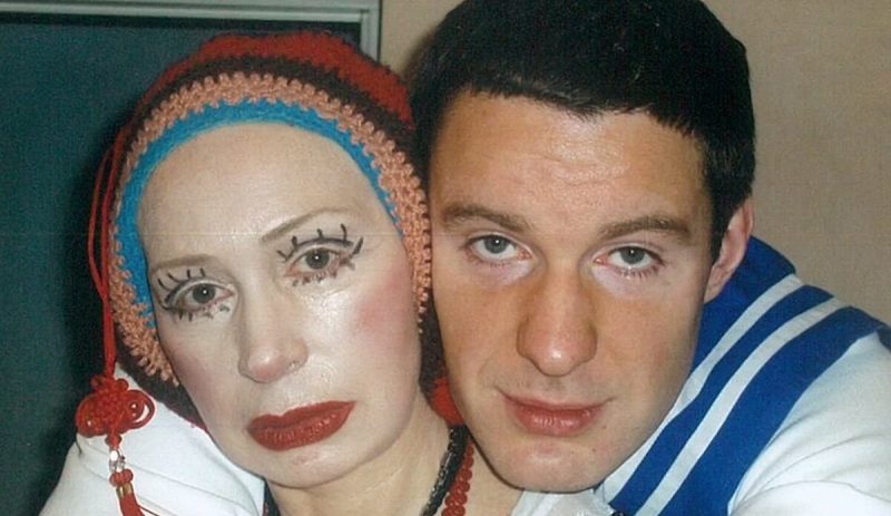 «Он спрашивал: “Хочешь погулять?” Я отвечала: “Да”. А он говорил: “Иди погуляй”»: как любовь 76-летнего Анатолия Васильева к красавице Градовой разбила сердце будущей жене