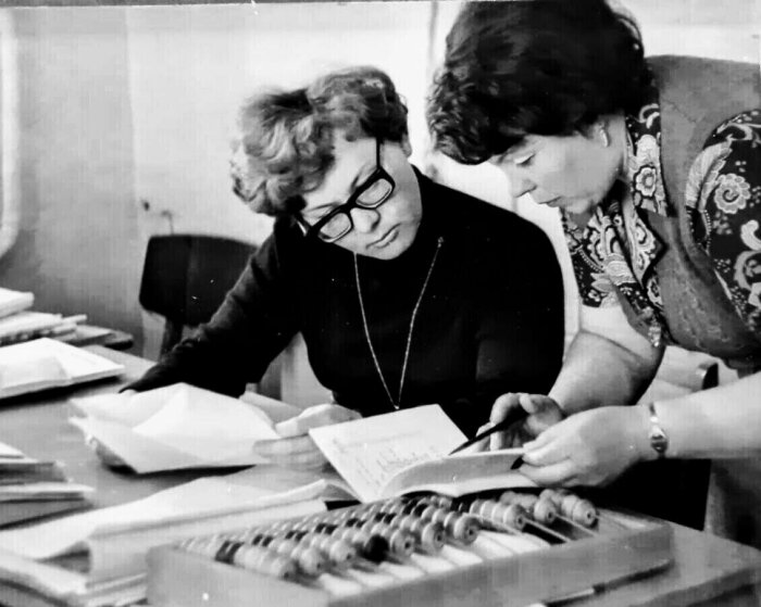 Звёзды за "копейки": как платили кумирам советского экрана или гонорары от Шурика до Шерлока