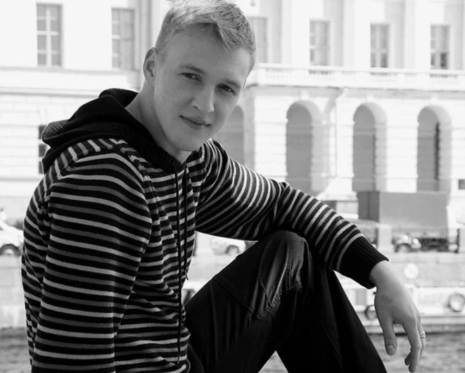 «Не верили в их брак» : как изменилась жизнь 35-летнего Алексея Красноцветова после развода с женой, которая старше на 14 лет