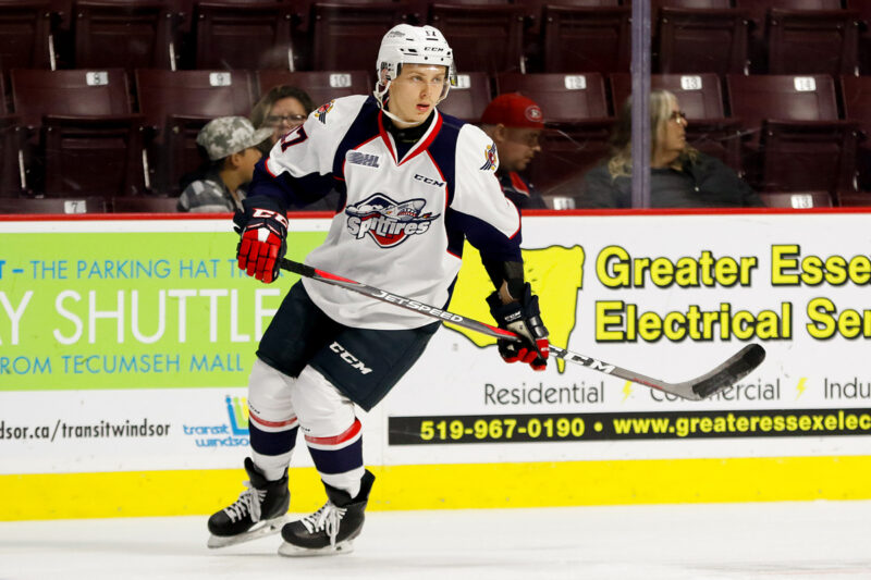 «У тебя одни кости! Какая же ты красивая!»: как слова легендарного хоккеиста Ларионова довели его дочь до анорексии