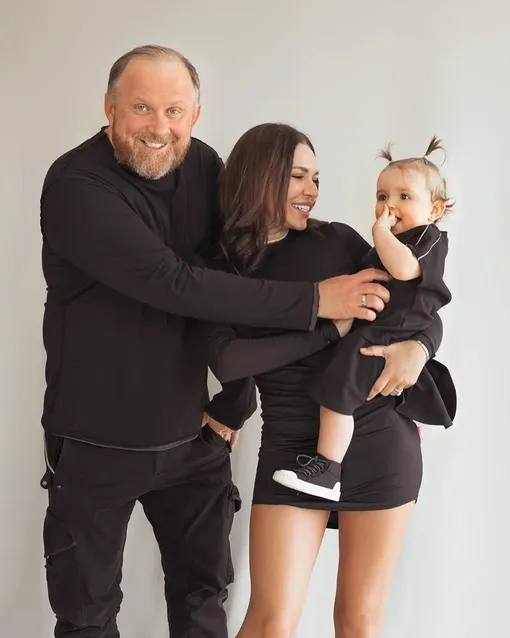 «Он меня грыз»: чем закончились 23 года брака Константина Ивлева и почему 28-летняя жена ушла спустя 4 года