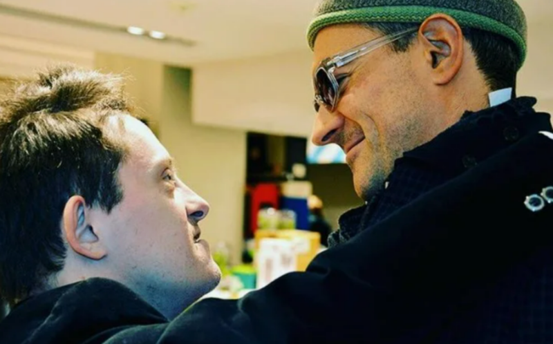 «Люди почему-то верят нам»: почему Егор Бероев и Ксения Алфёрова пожертвовали миллионами, чтобы остаться со своим народом