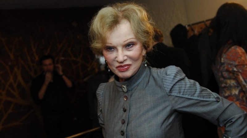 «Ей было все равно на своего ребенка» : что не так с личной жизнью 75-летней Людмилы Гурченко и почему ее похоронили не там, где она хотела