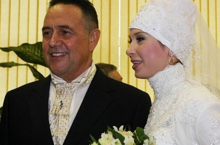 «Он ушёл, оставив всё» : как сложилась судьба восьми детей Рената Ибрагимова, и почему одна из дочерей так и не простила отца