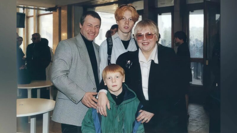 «Мне порой так страшно»: одиночество 74-летней Светланы Крючковой и трагедии её трёх браков