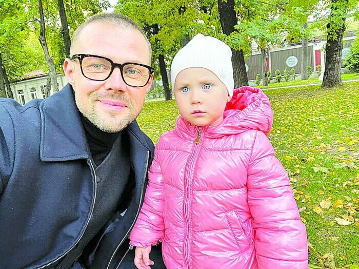 «Он не живет с семьей!»: почему Даниил Воробьев, отец 4-летней дочери, предпочитает отели родному дому?