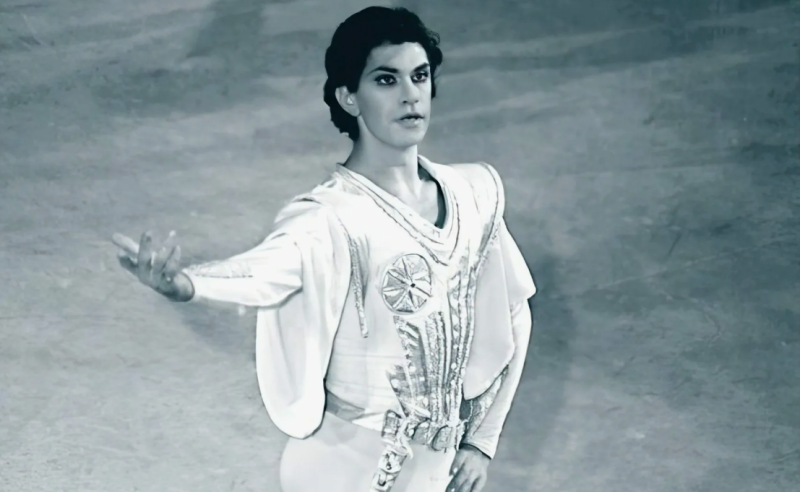 «Не хочу ни за кого отвечать»: почему 51-летний Николай Цискаридзе остался один?