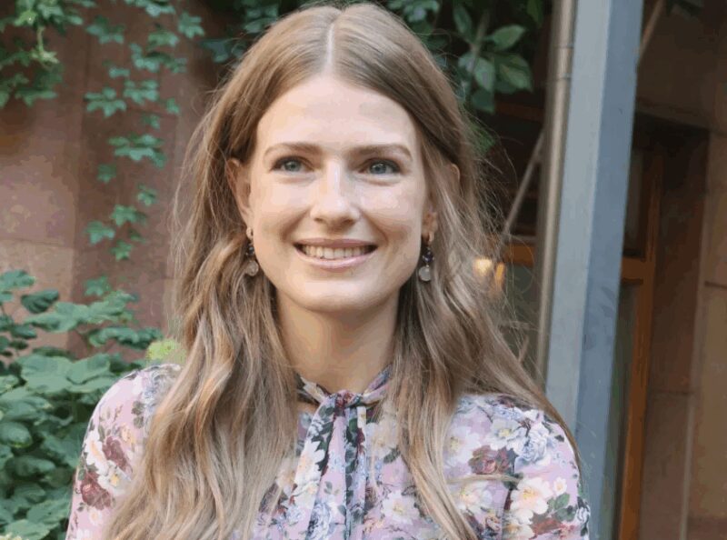 «Я была неуклюжим ребёнком»: как наследница банкира стала актрисой и родила троих детей гендиректору Первого канала